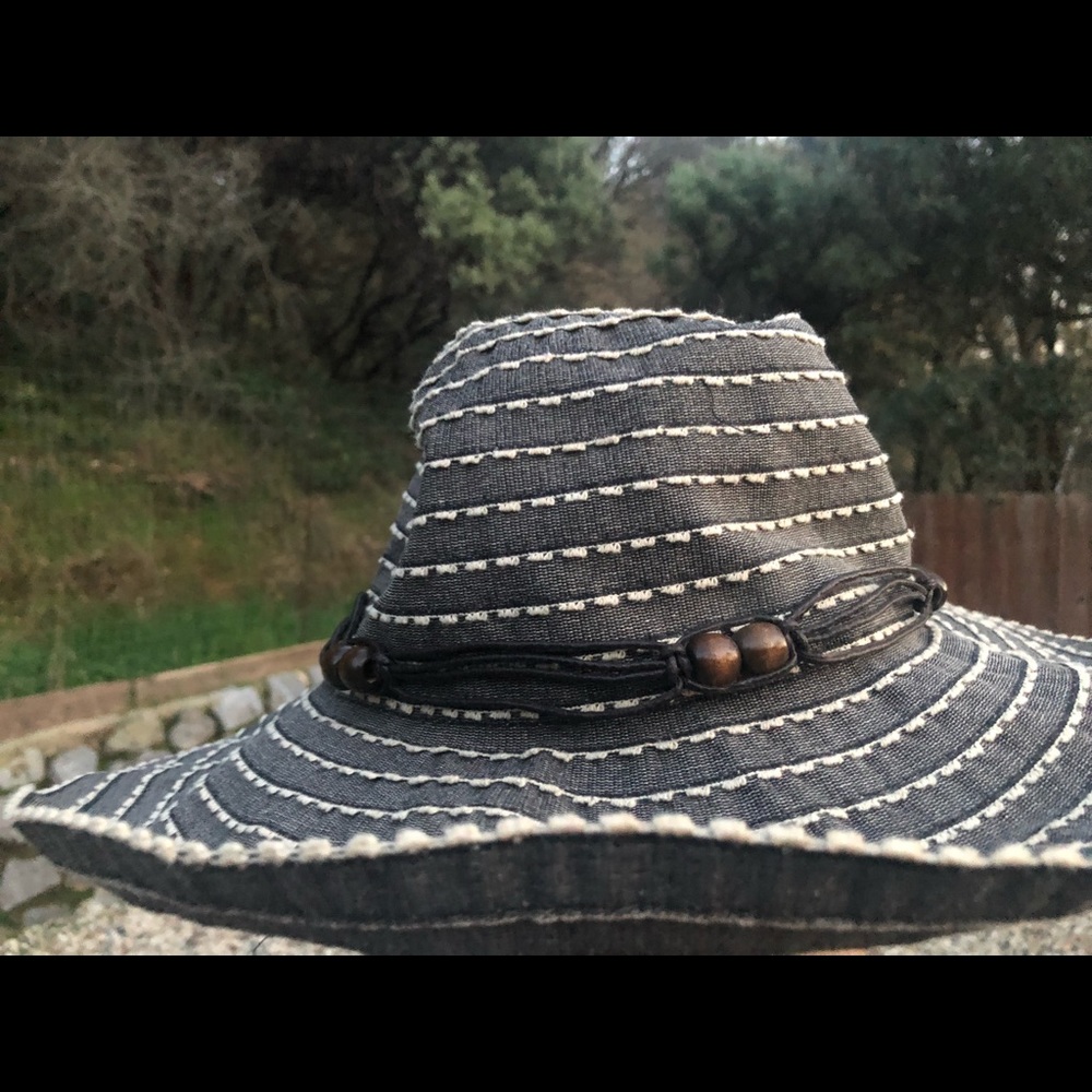 REI women’s hat size L/XL